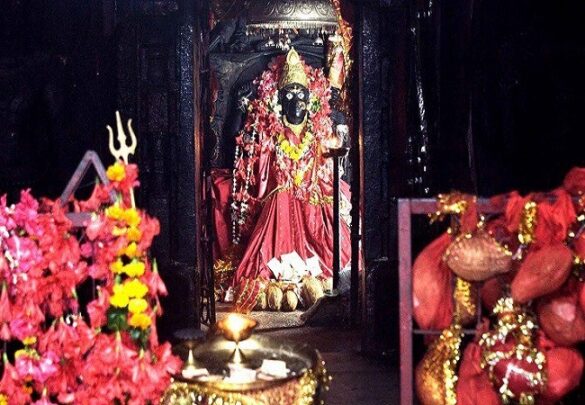 Danteshwari Temple 52 शक्तीपीठांपैकी एक मंदिर म्हणजे दंतेश्वरी मंदिर