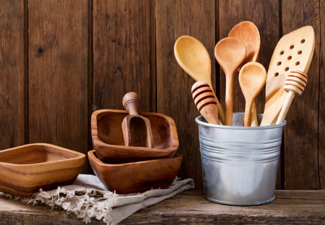 Wooden Utensils Cleaning